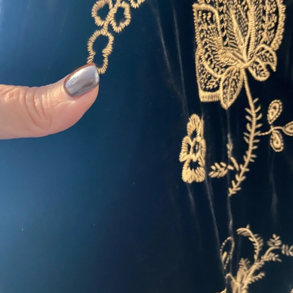 Johnny Was Black and Gold Embroidered Kimono. SUNDAY SALE 🎄🎄🎄🎄🎄🎄 - Picture 6 of 6